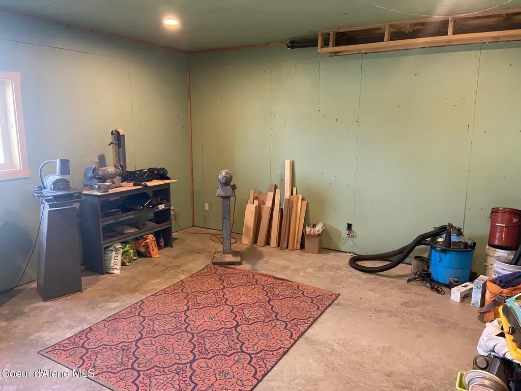 509977 U.s. 95 Bonners Ferry ID 83805
