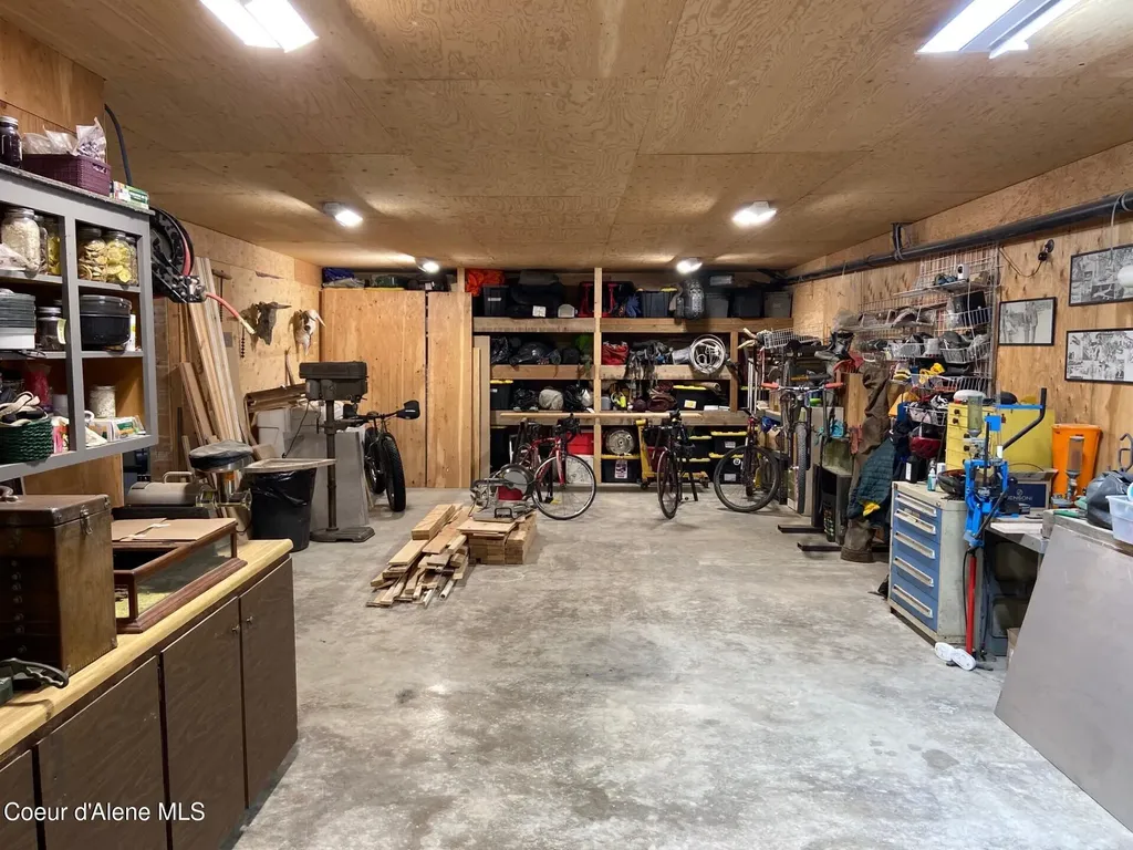 509977 U.s. 95 Bonners Ferry ID 83805