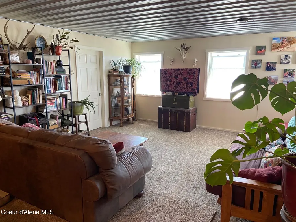 509977 U.s. 95 Bonners Ferry ID 83805