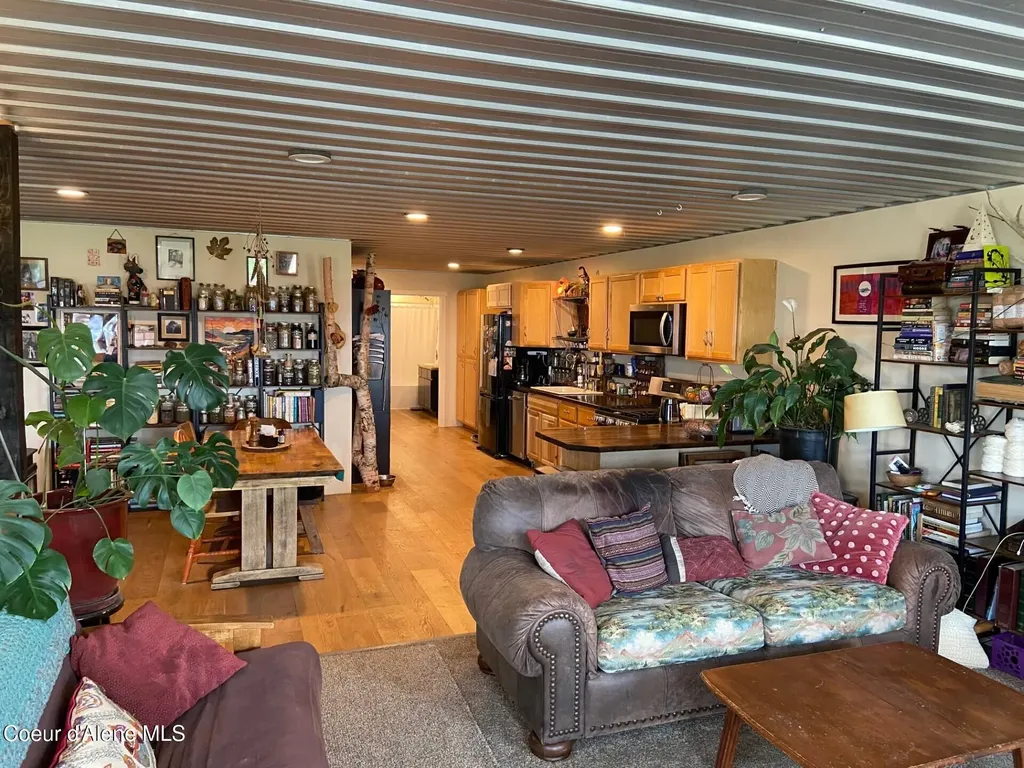509977 U.s. 95 Bonners Ferry ID 83805