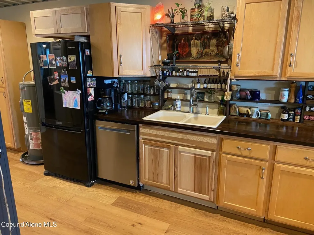 509977 U.s. 95 Bonners Ferry ID 83805