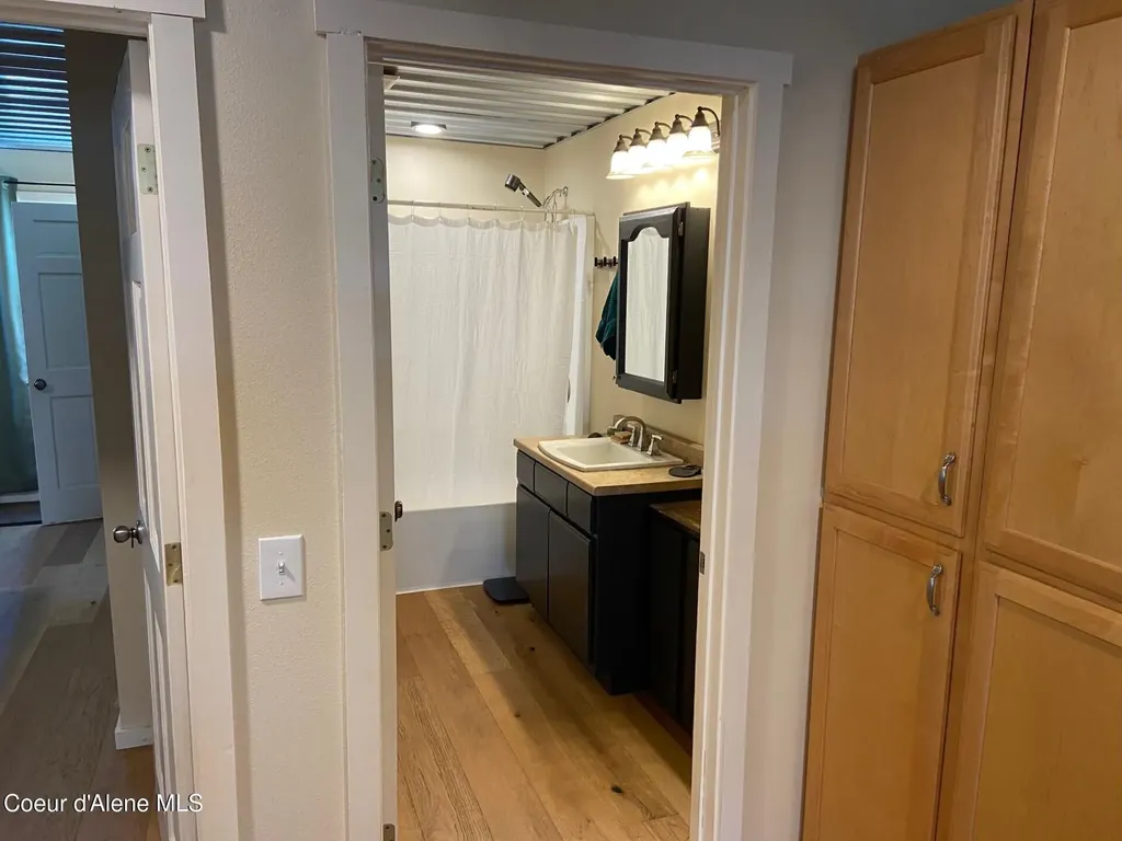 509977 U.s. 95 Bonners Ferry ID 83805