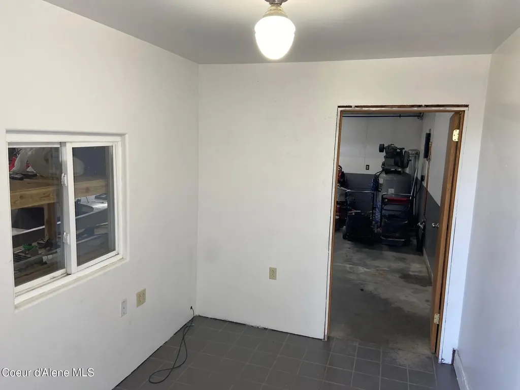 509977 U.s. 95 Bonners Ferry ID 83805