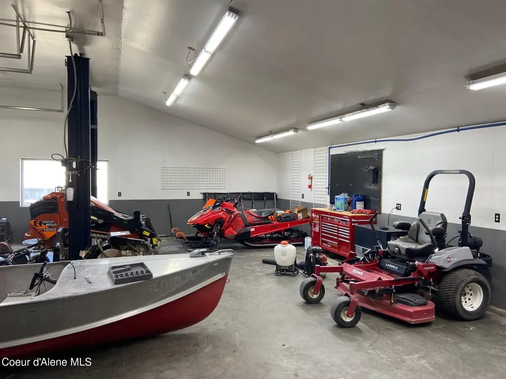 509977 U.s. 95 Bonners Ferry ID 83805