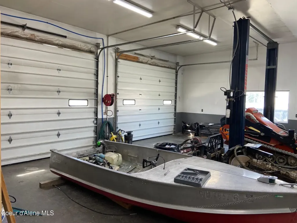 509977 U.s. 95 Bonners Ferry ID 83805