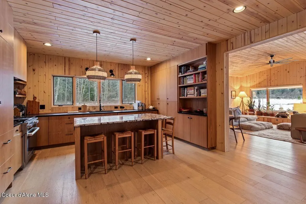 202 Siskin Lane Sandpoint ID 83864