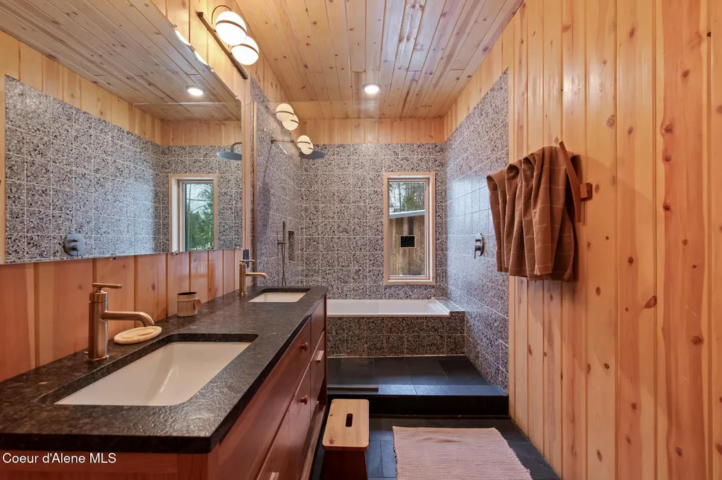 202 Siskin Lane Sandpoint ID 83864
