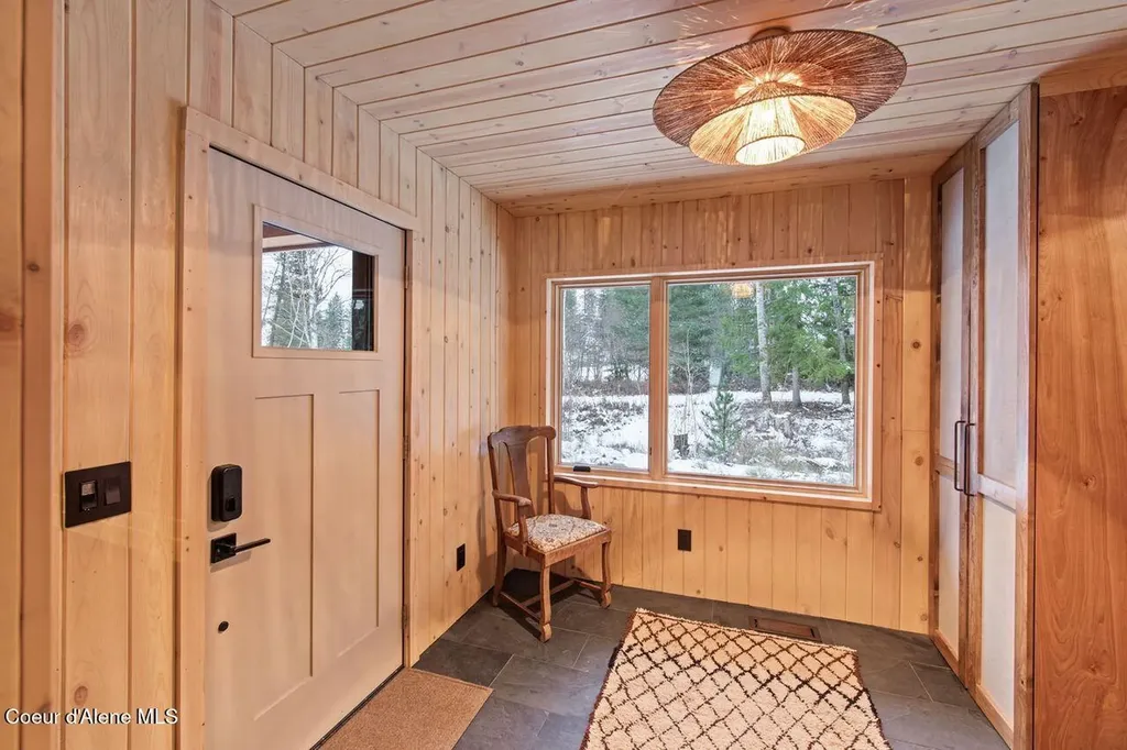 202 Siskin Lane Sandpoint ID 83864