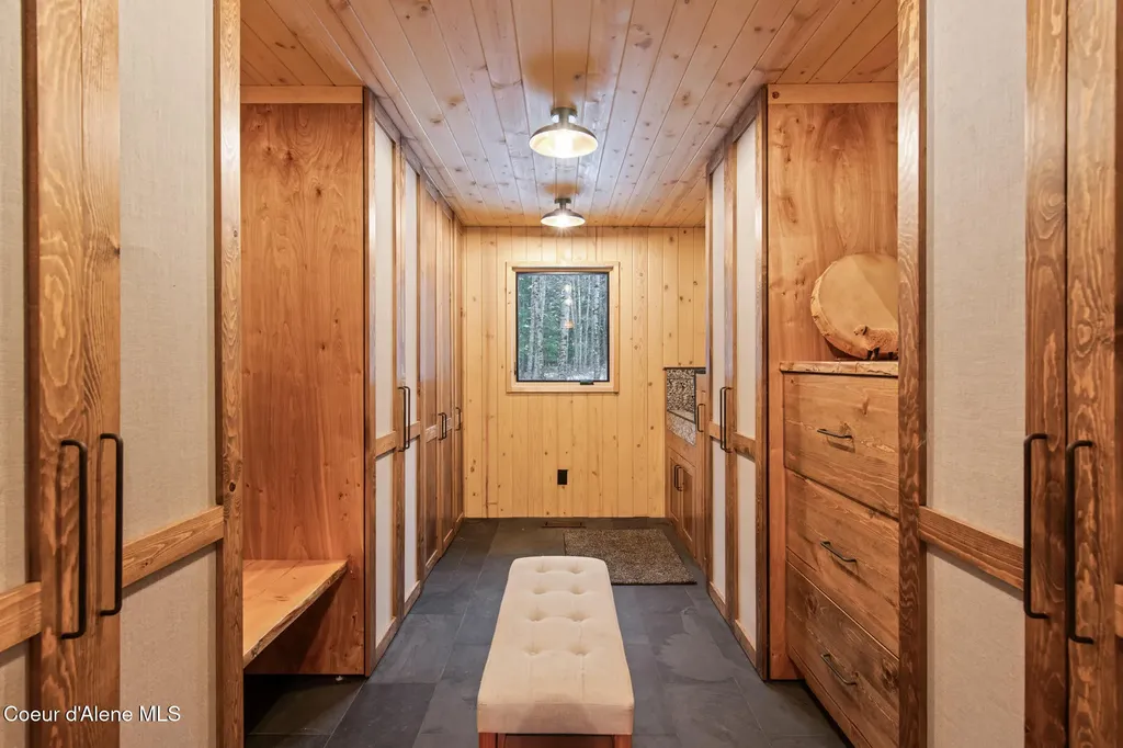 202 Siskin Lane Sandpoint ID 83864