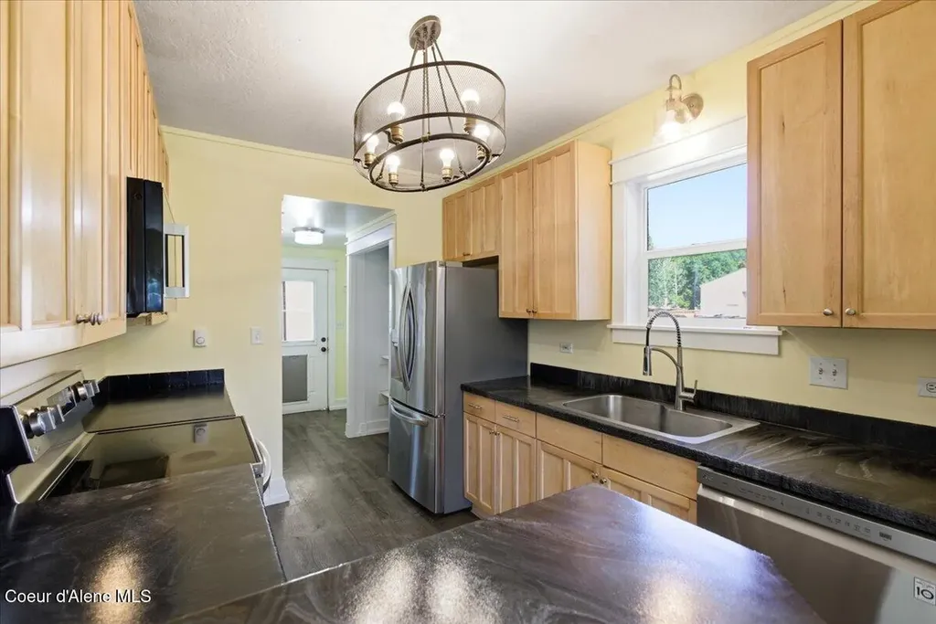 32487 N 2nd Avenue Spirit Lake ID 83869