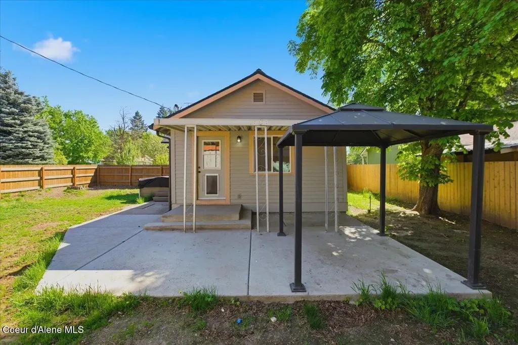 32487 N 2nd Avenue Spirit Lake ID 83869