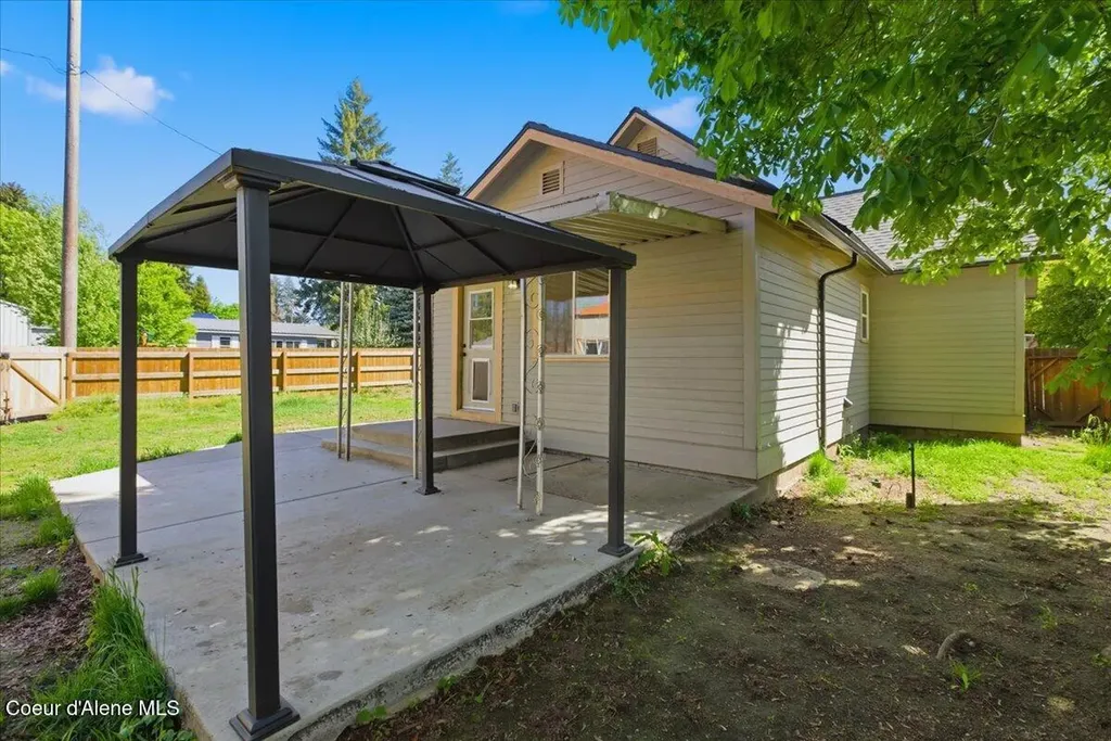32487 N 2nd Avenue Spirit Lake ID 83869