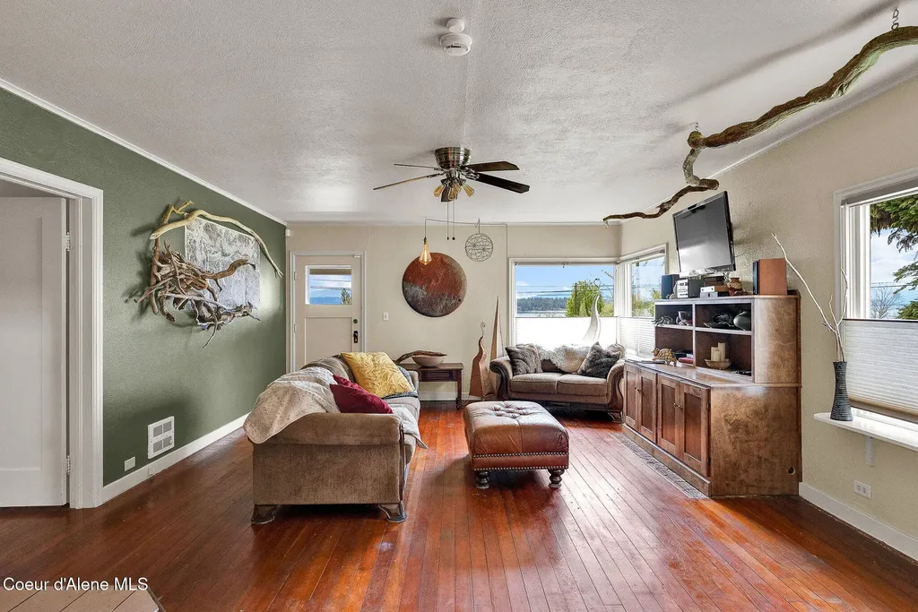 104 School Road Hope ID 83836