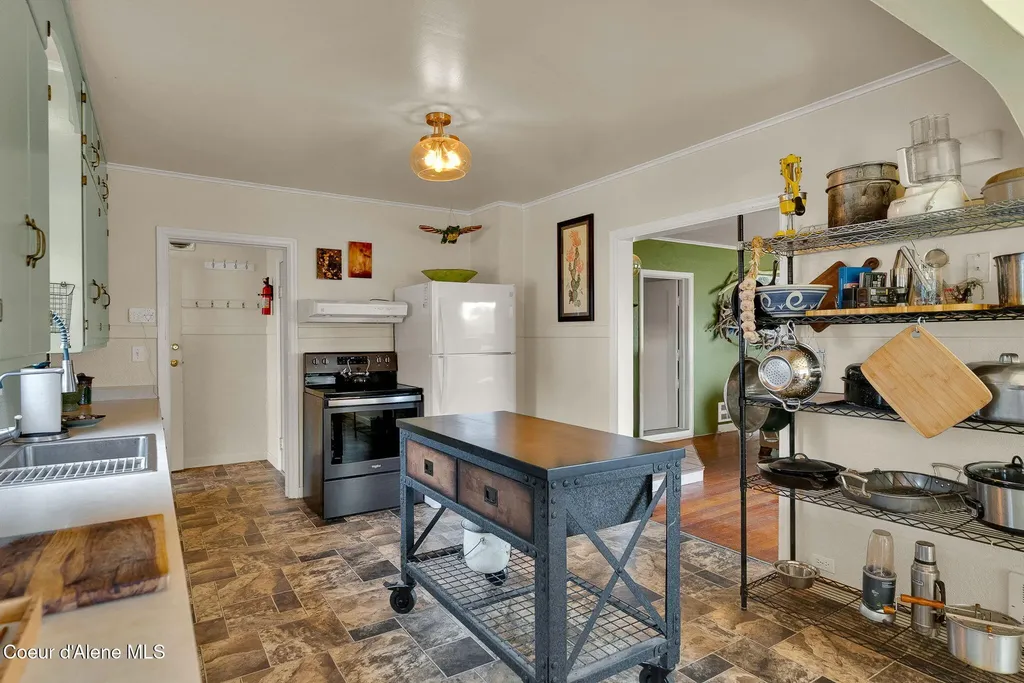 104 School Road Hope ID 83836