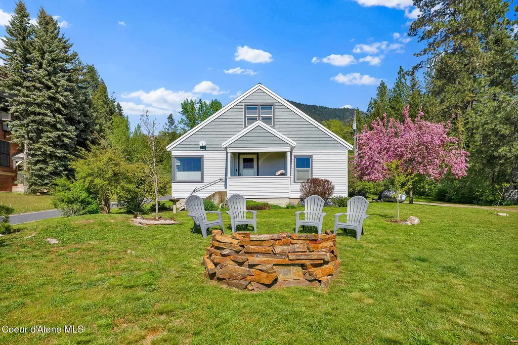 104 School Road Hope ID 83836