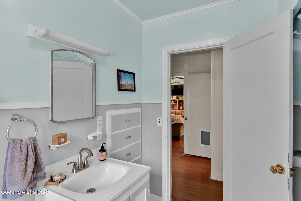 104 School Road Hope ID 83836