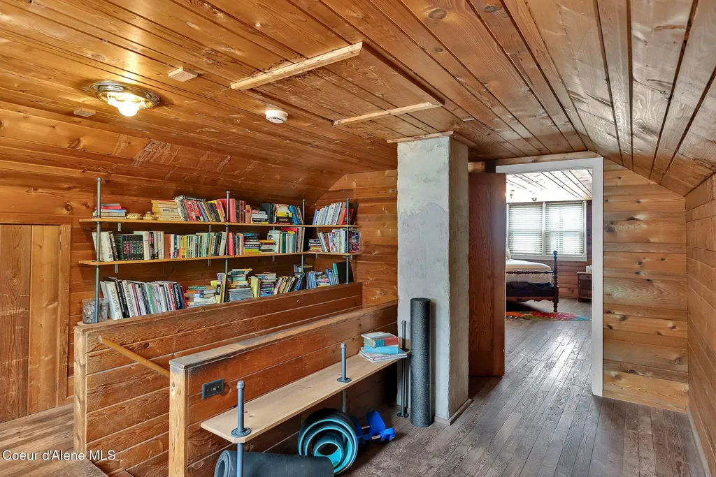 104 School Road Hope ID 83836