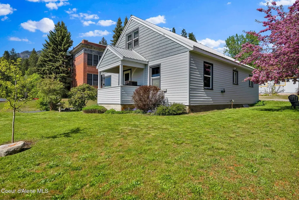 104 School Road Hope ID 83836