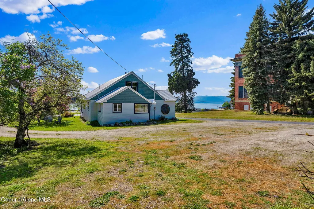 104 School Road Hope ID 83836