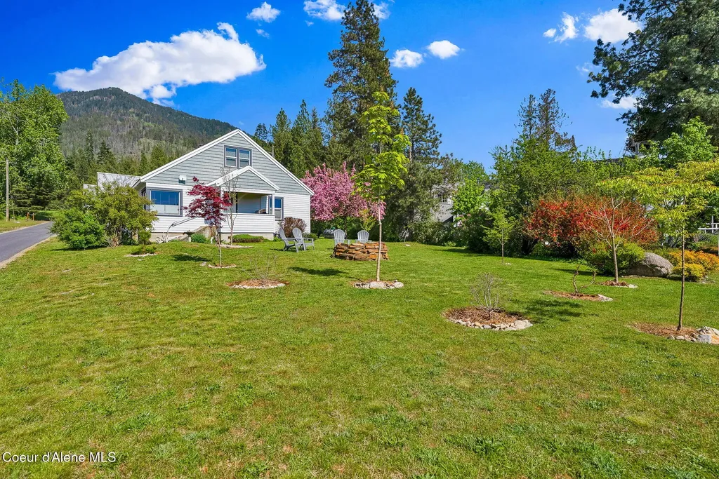 104 School Road Hope ID 83836