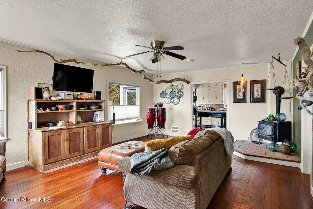 104 School Road Hope ID 83836