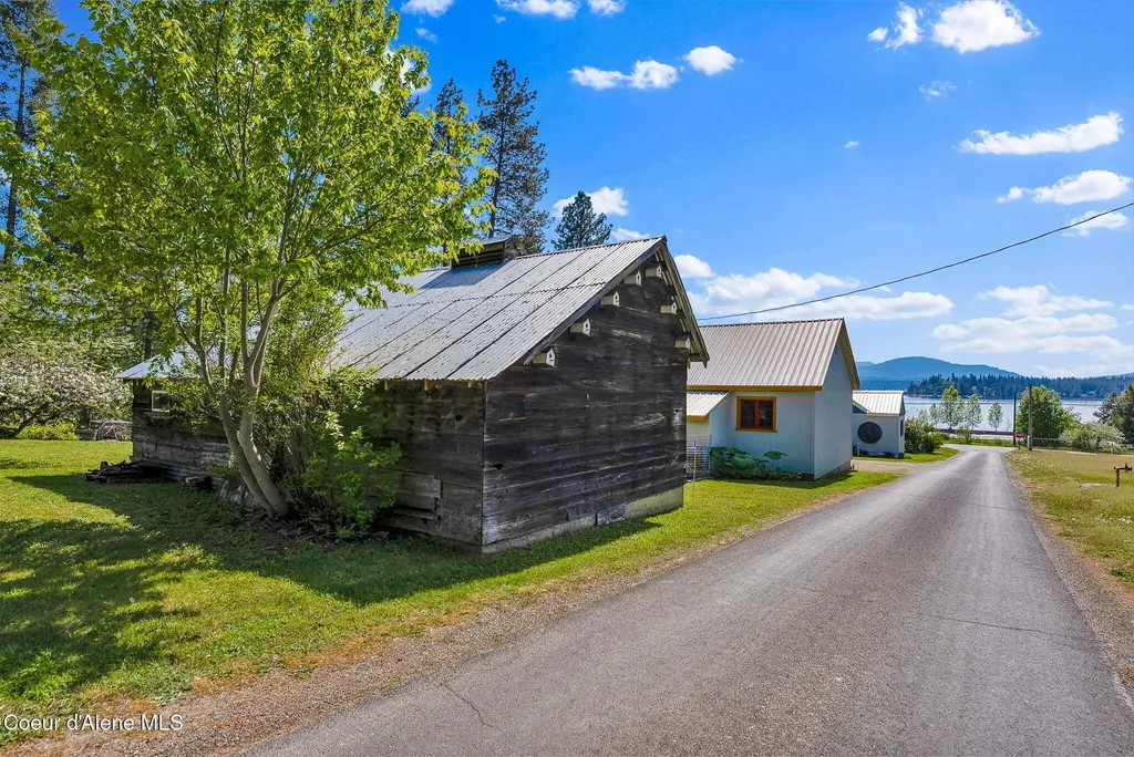 104 School Road Hope ID 83836