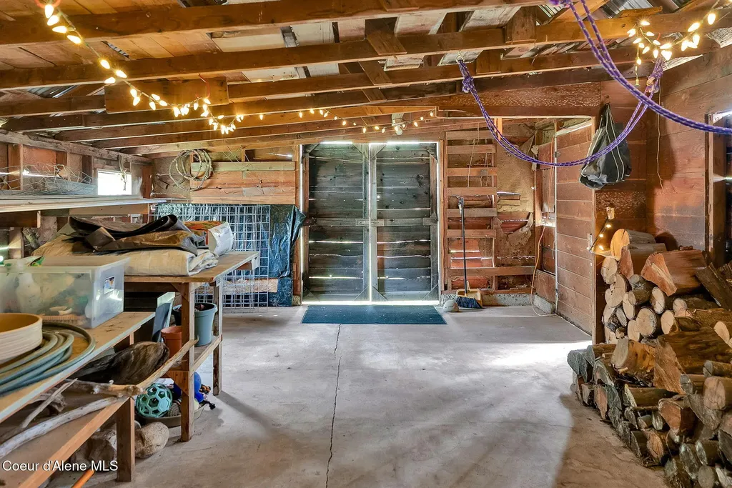104 School Road Hope ID 83836