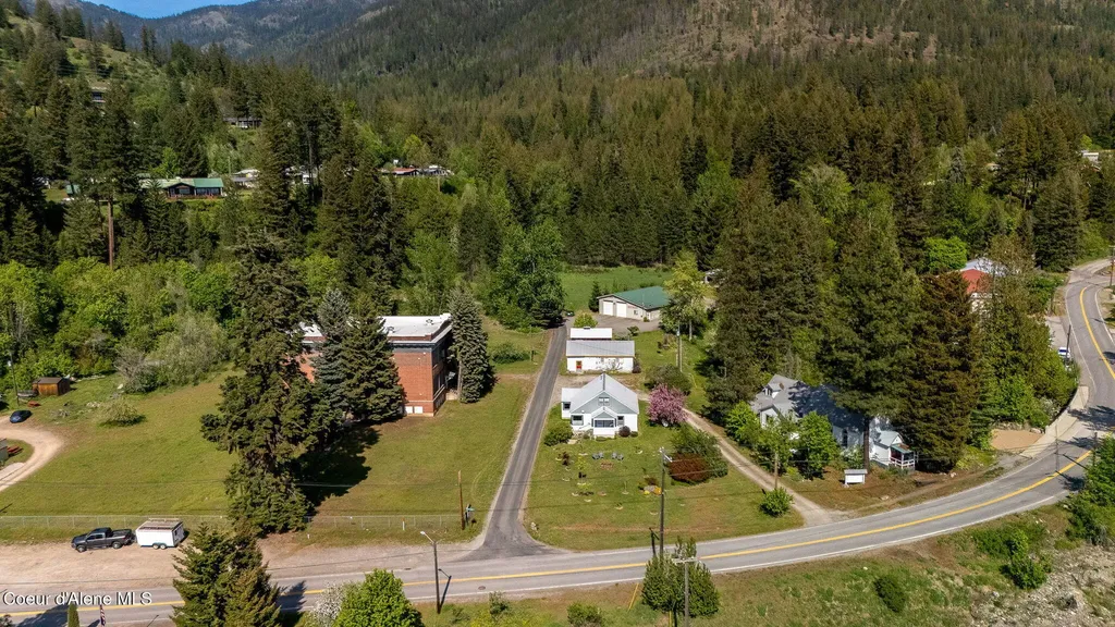 104 School Road Hope ID 83836
