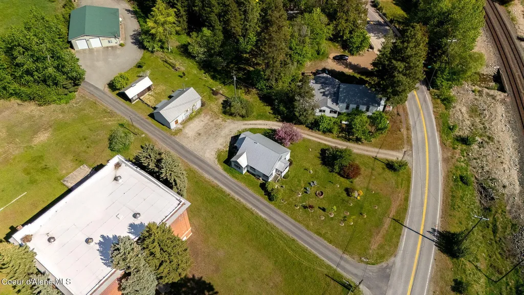 104 School Road Hope ID 83836