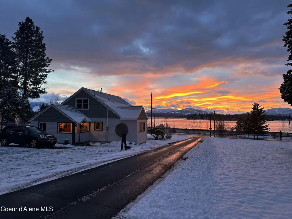 104 School Road Hope ID 83836
