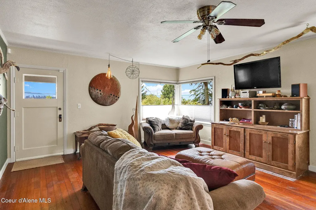 104 School Road Hope ID 83836