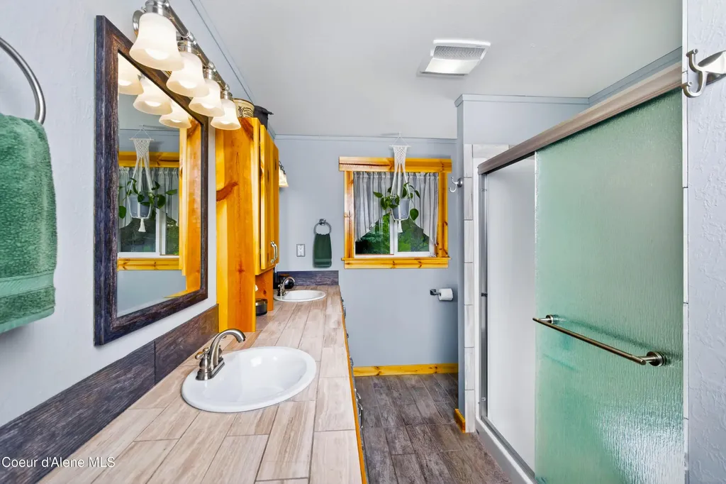 235 Vedelwood Drive Sandpoint ID 83864