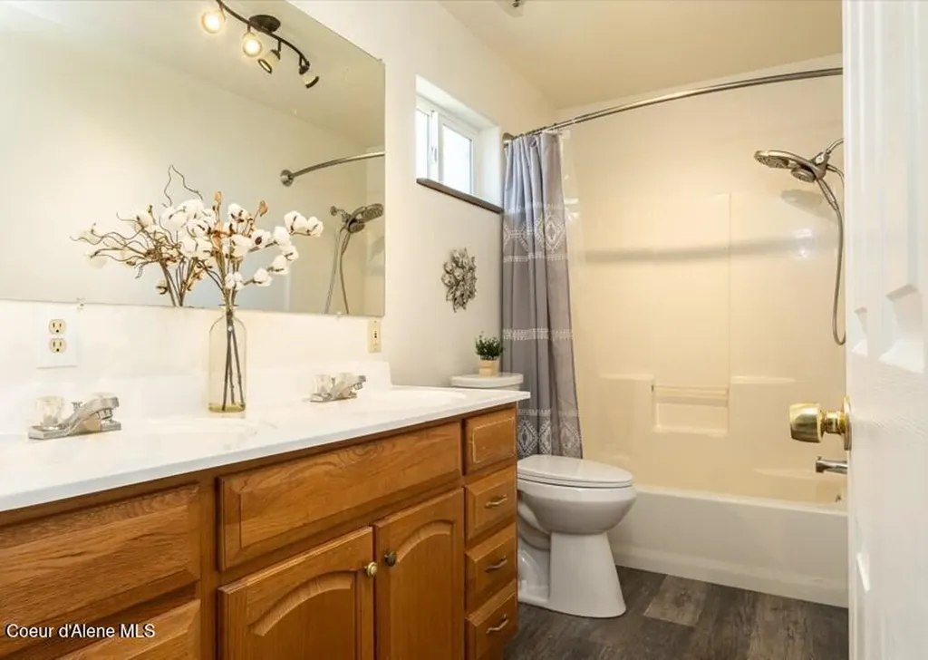 1611 Cedar Street Sandpoint ID 83864