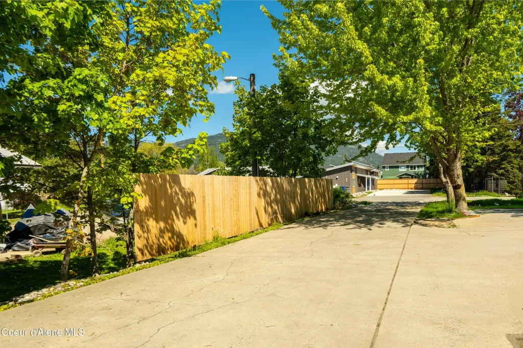 1611 Cedar Street Sandpoint ID 83864