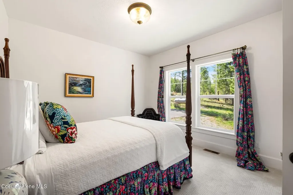 261 Hawkwind Trail Cocolalla ID 83813
