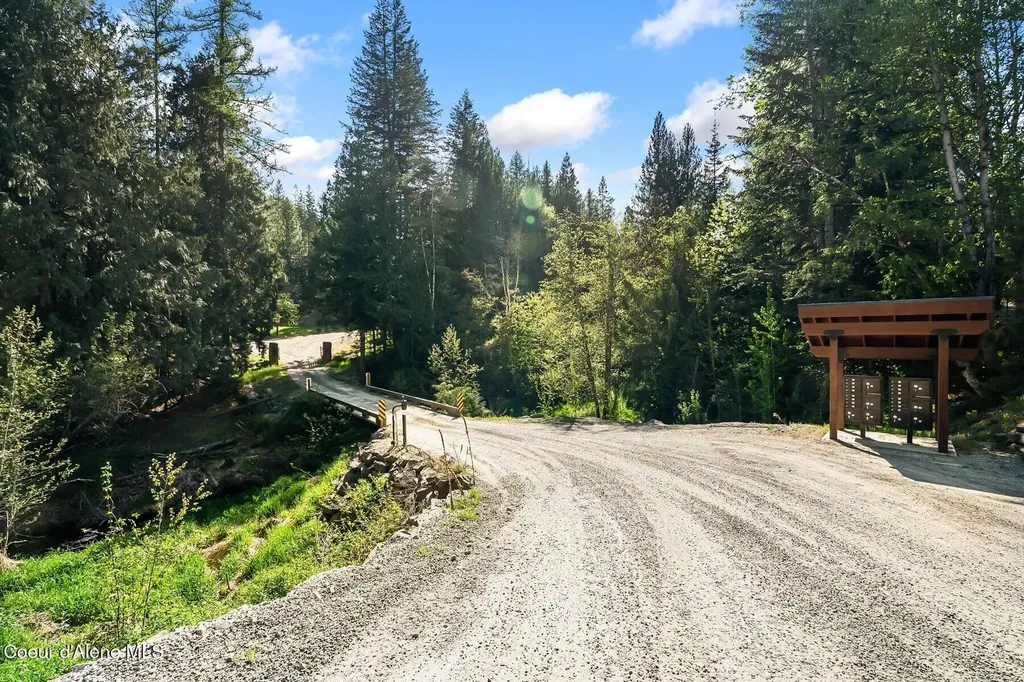 261 Hawkwind Trail Cocolalla ID 83813
