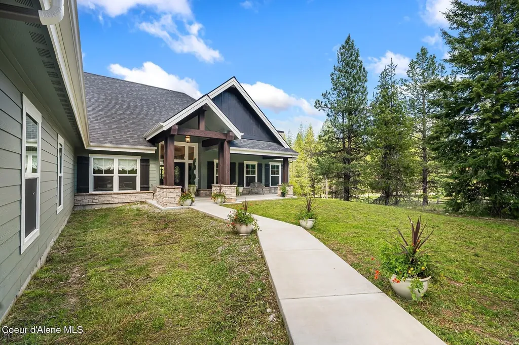 261 Hawkwind Trail Cocolalla ID 83813