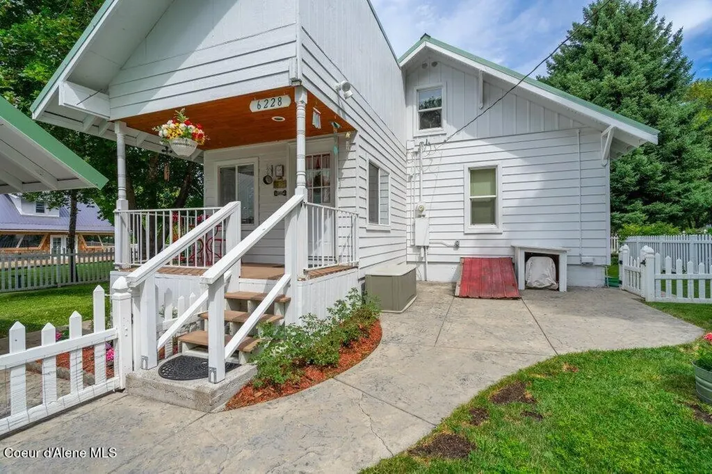 6228 W Washington Street Spirit Lake ID 83869