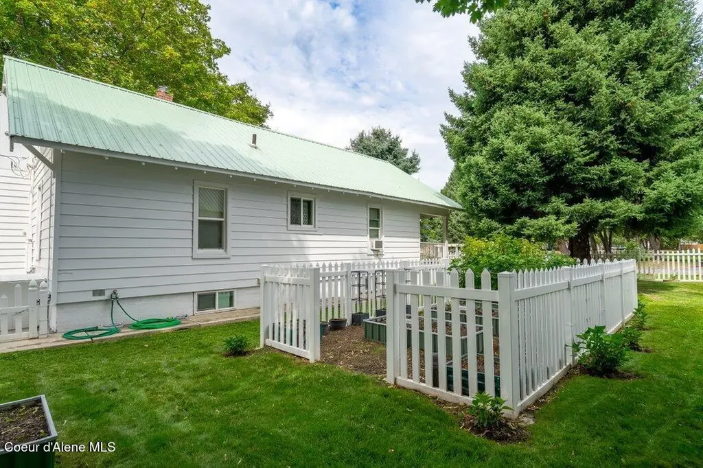6228 W Washington Street Spirit Lake ID 83869