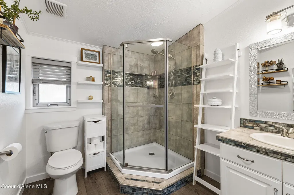 84 Big Burl Road Sagle ID 83860