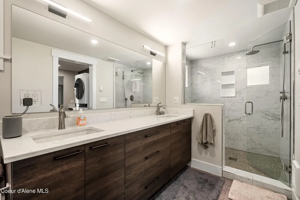 239 Pierce Lane Sagle ID 83860