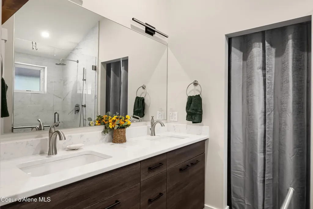 239 Pierce Lane Sagle ID 83860