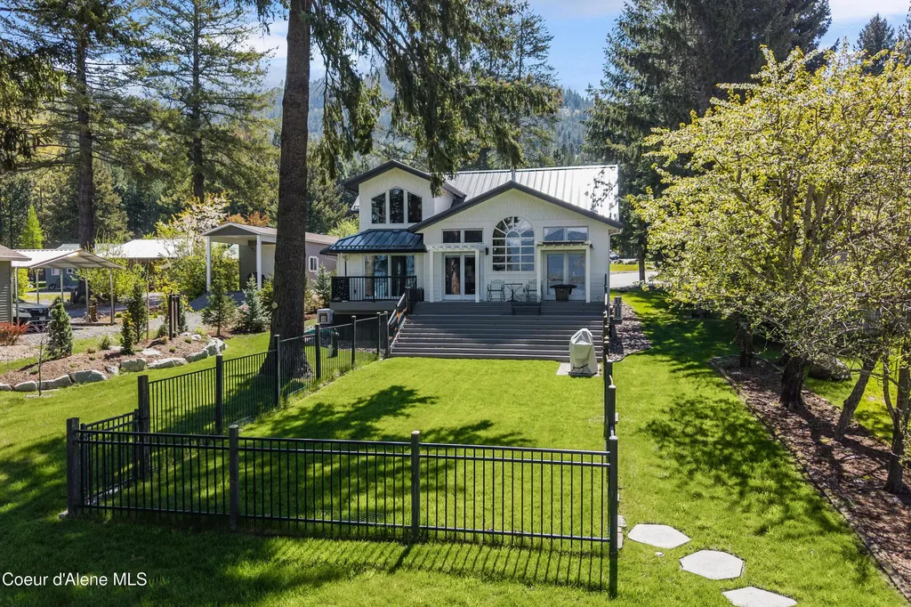 239 Pierce Lane Sagle ID 83860