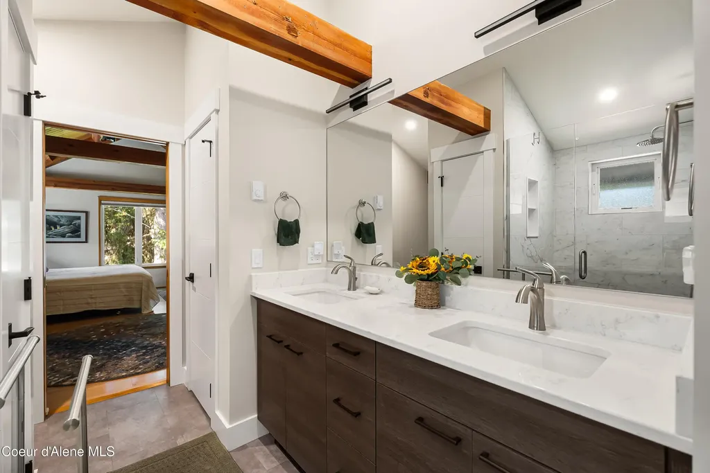 239 Pierce Lane Sagle ID 83860
