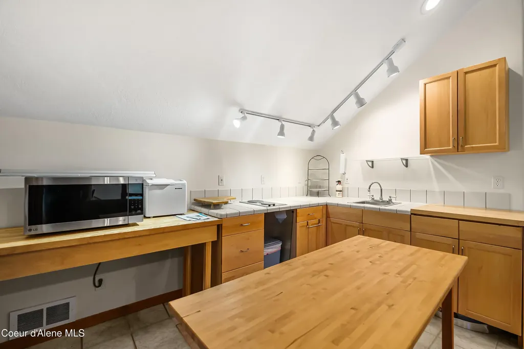 239 Pierce Lane Sagle ID 83860
