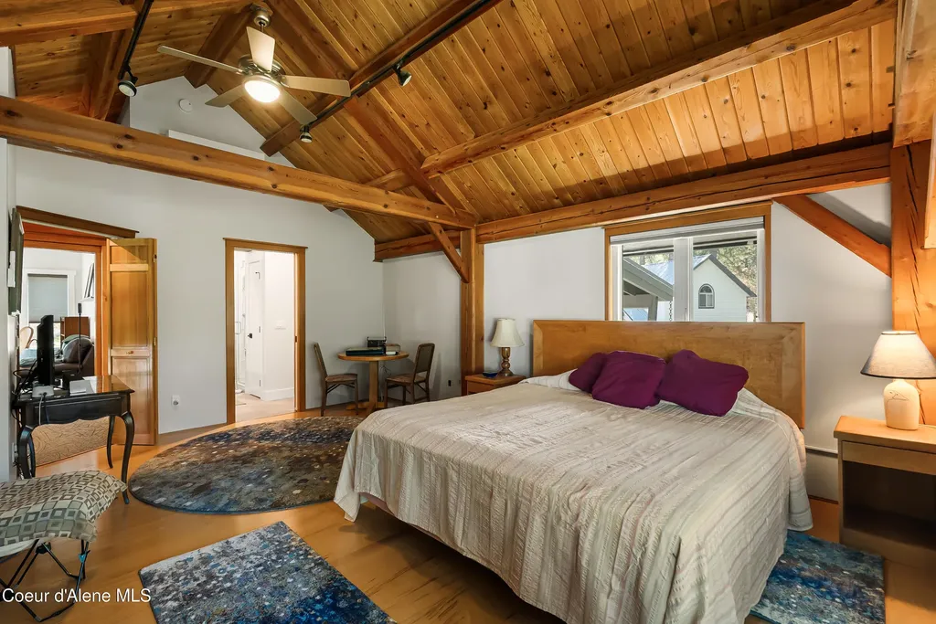239 Pierce Lane Sagle ID 83860