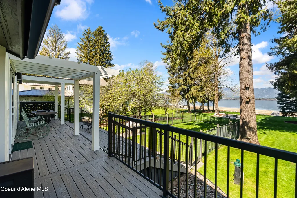 239 Pierce Lane Sagle ID 83860