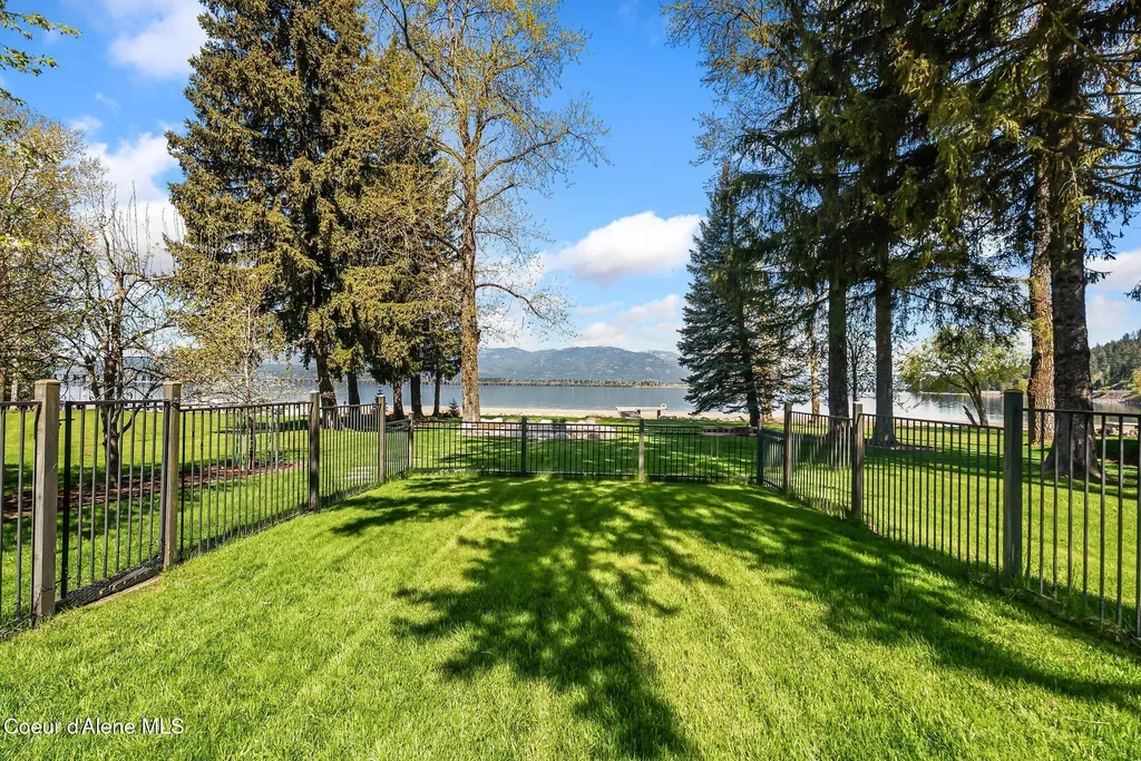 239 Pierce Lane Sagle ID 83860