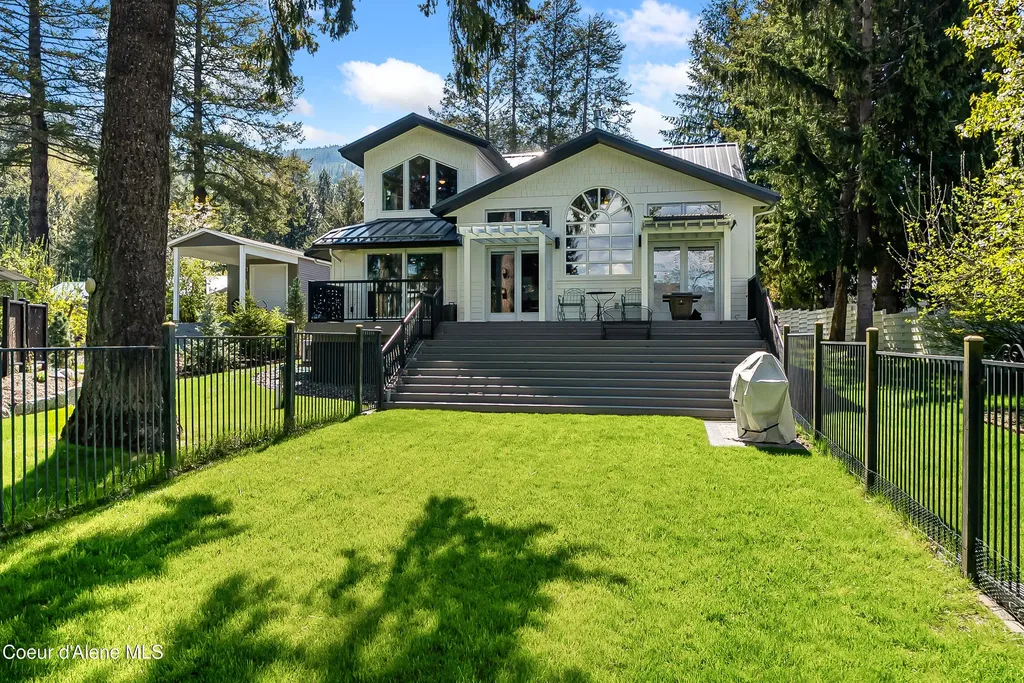 239 Pierce Lane Sagle ID 83860