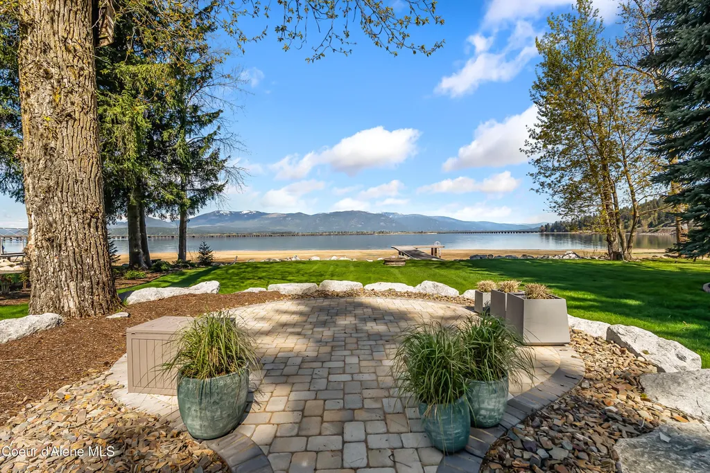 239 Pierce Lane Sagle ID 83860
